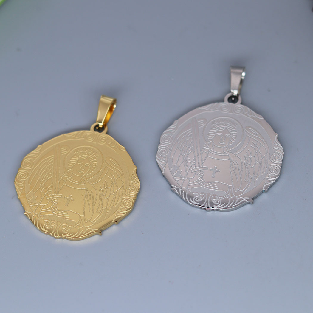 Amuletos de medallón de San Mi - Jewelry Making Michaels reseña y precio